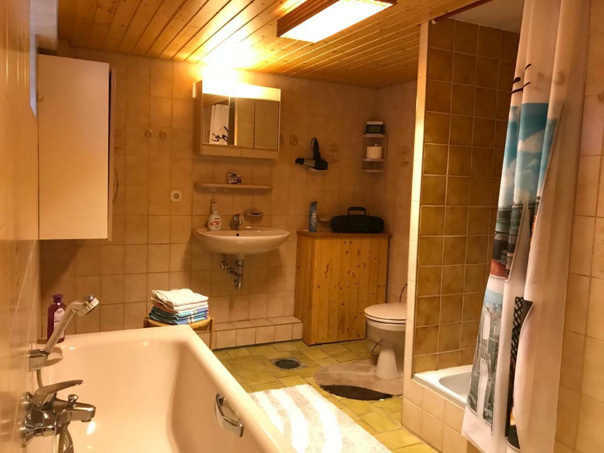 Schoenes Kellerzimmer Mit Bad Apartamento Mittelangeln Exterior foto