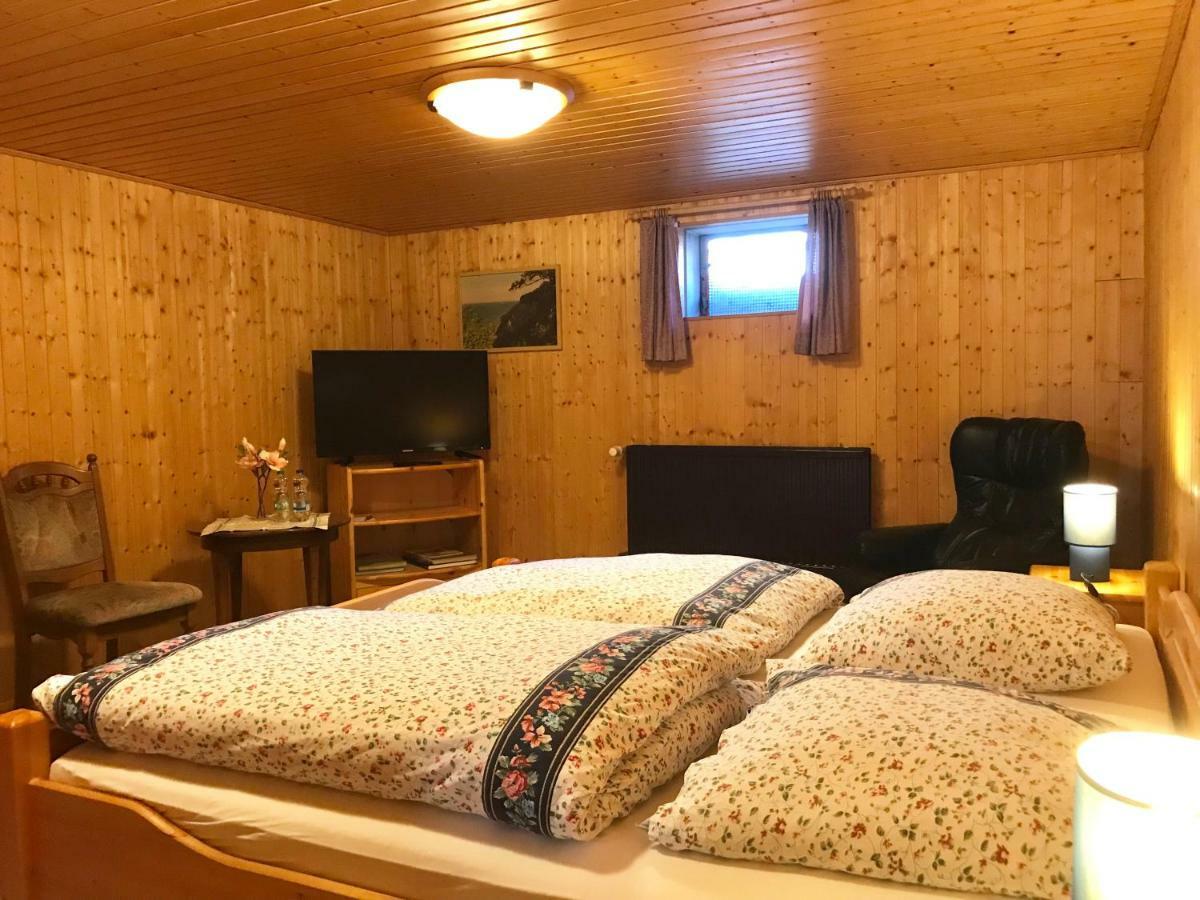 Schoenes Kellerzimmer Mit Bad Apartamento Mittelangeln Exterior foto